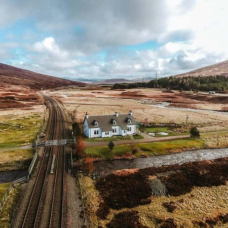 Balsporran Bed And Breakfast Dalwhinnie Exterior photo